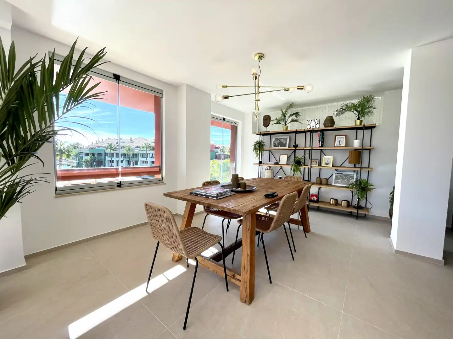 Comedor de Apartamento en venta en Sotogrande con Aire acondicionado, Piscina y Balcón