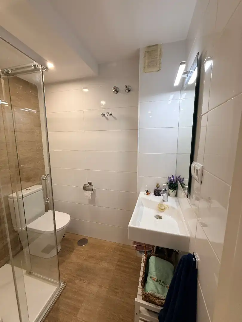 Bathroom of Flat for sale in Cartagena  with Air Conditioner and Furnished