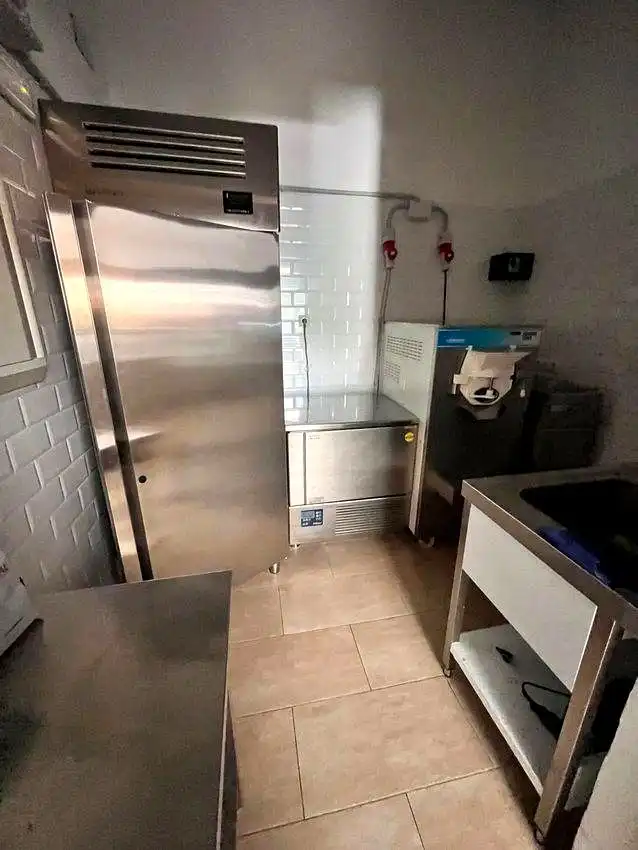 Cocina de Local de alquiler en Bailén - Miraflores