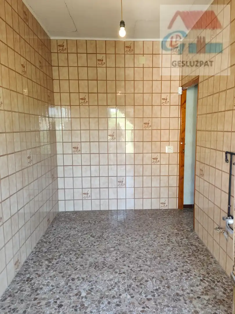 Bany de Casa adosada en venda en Corral de Almaguer amb Jardí privat, Parquet i Terrassa
