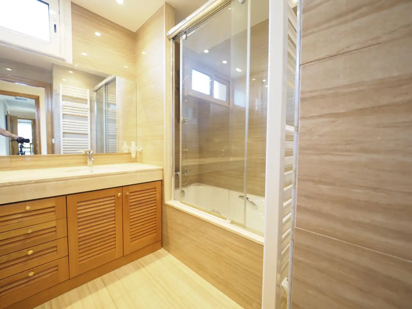 Bathroom of Houses for sale in Vilamalla  with Air Conditioner, Heating and Private garden