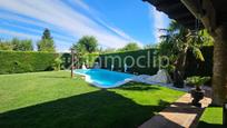 Swimming pool of House or chalet for sale in Villamayor  with Air Conditioner, Heating and Private garden