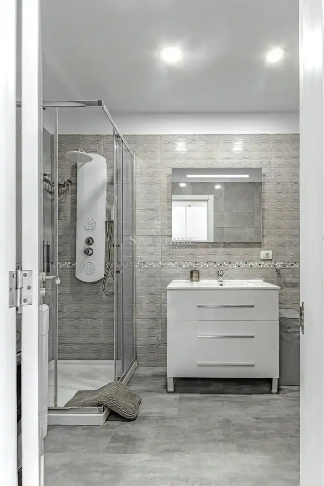 Baño de Estudio en venta en Adeje con Terraza, Amueblado y Piscina comunitaria