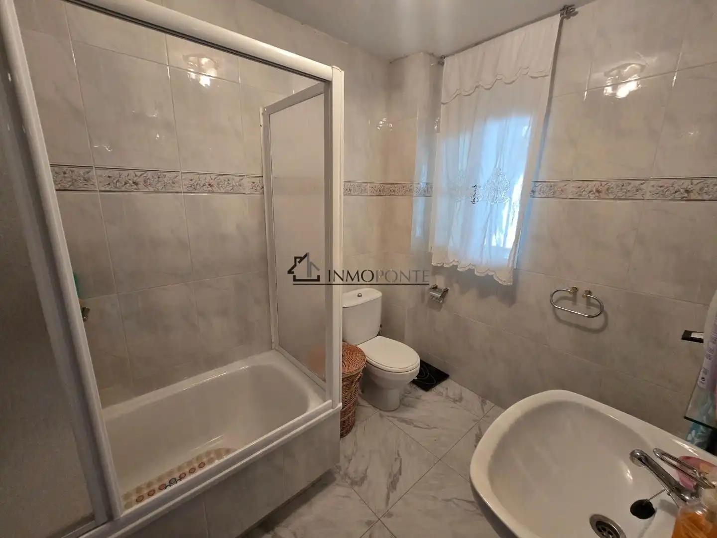 Bany de Casa o xalet en venda en Cerdedo amb Jardí privat