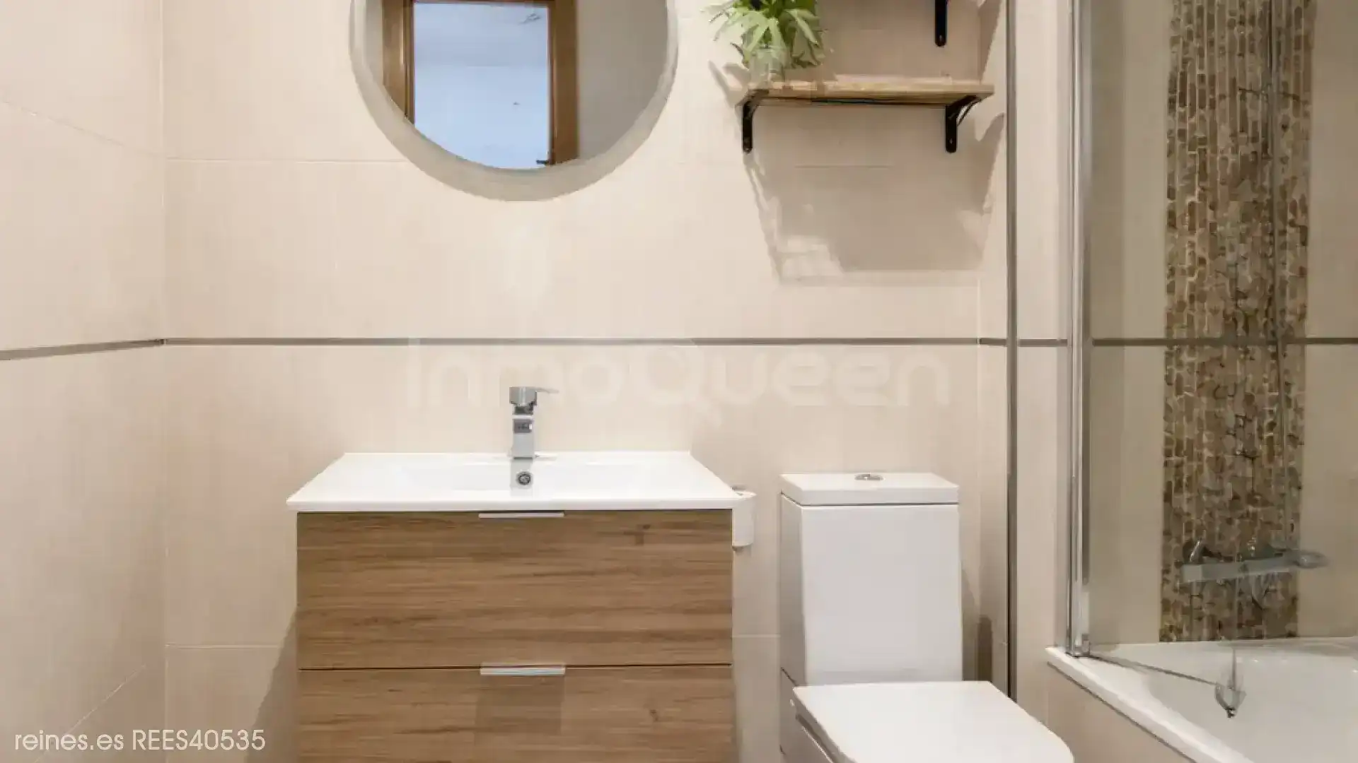 Baño de Piso en venta en Foz con Calefacción, Terraza y Amueblado