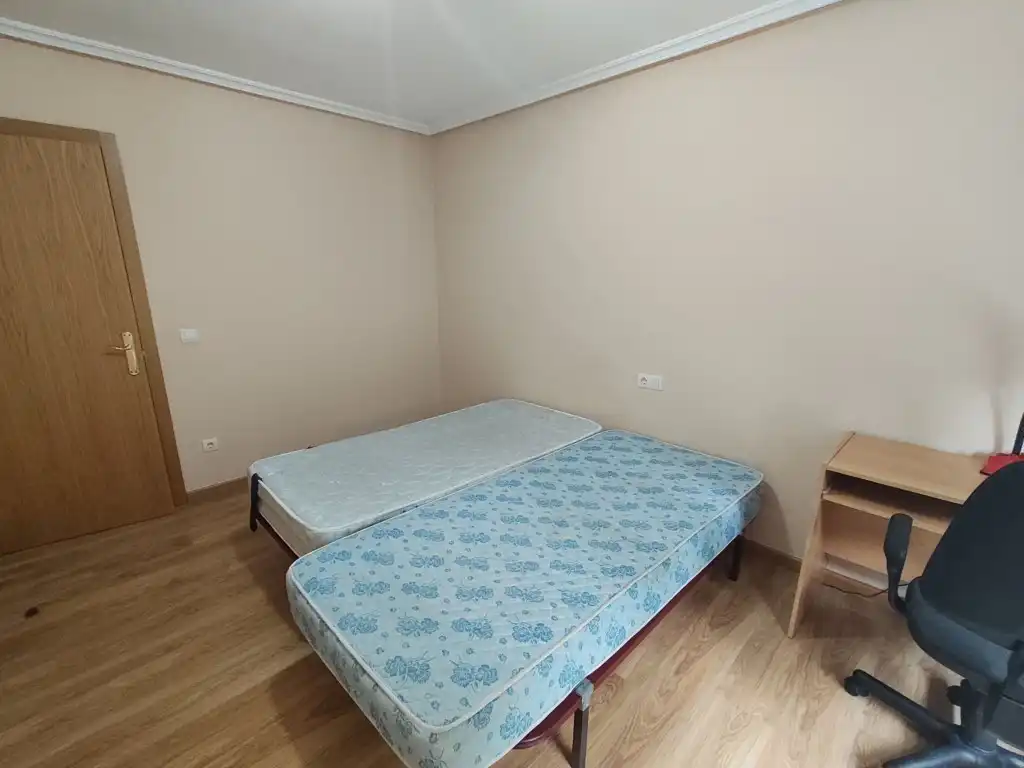Bedroom of Flat for sale in Avilés