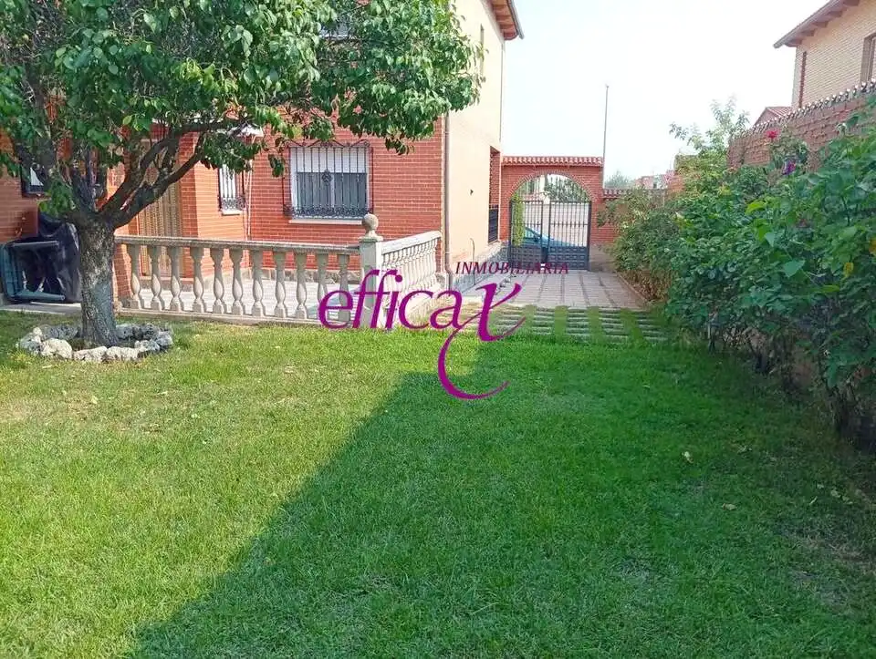 Jardí de Casa o xalet en venda en Alcabón amb Aire condicionat i Calefacció