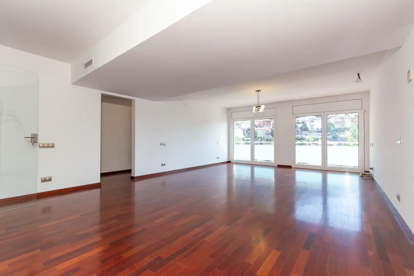 Sala de estar de Casa o chalet en venta en Vallirana con Calefacción, Terraza y Balcón