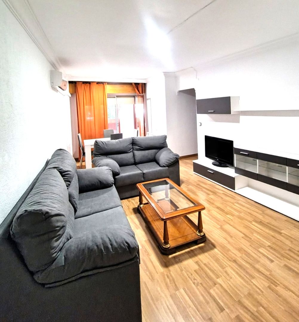 Living room of Flat for sale in  Albacete Capital  with Air Conditioner, Heating and Parquet flooring