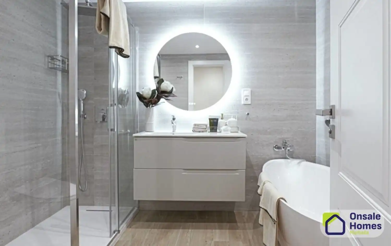 Baño de Casa o chalet en venta en Marbella con Aire acondicionado, Jardín privado y Terraza
