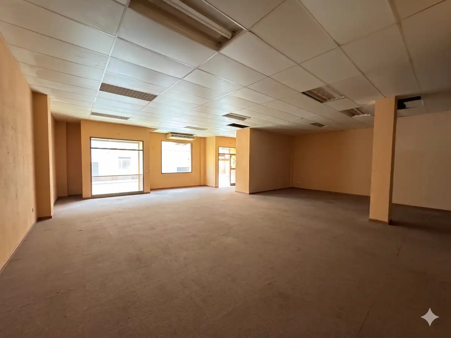 Local comercial en venda a Duque De Wellintong
