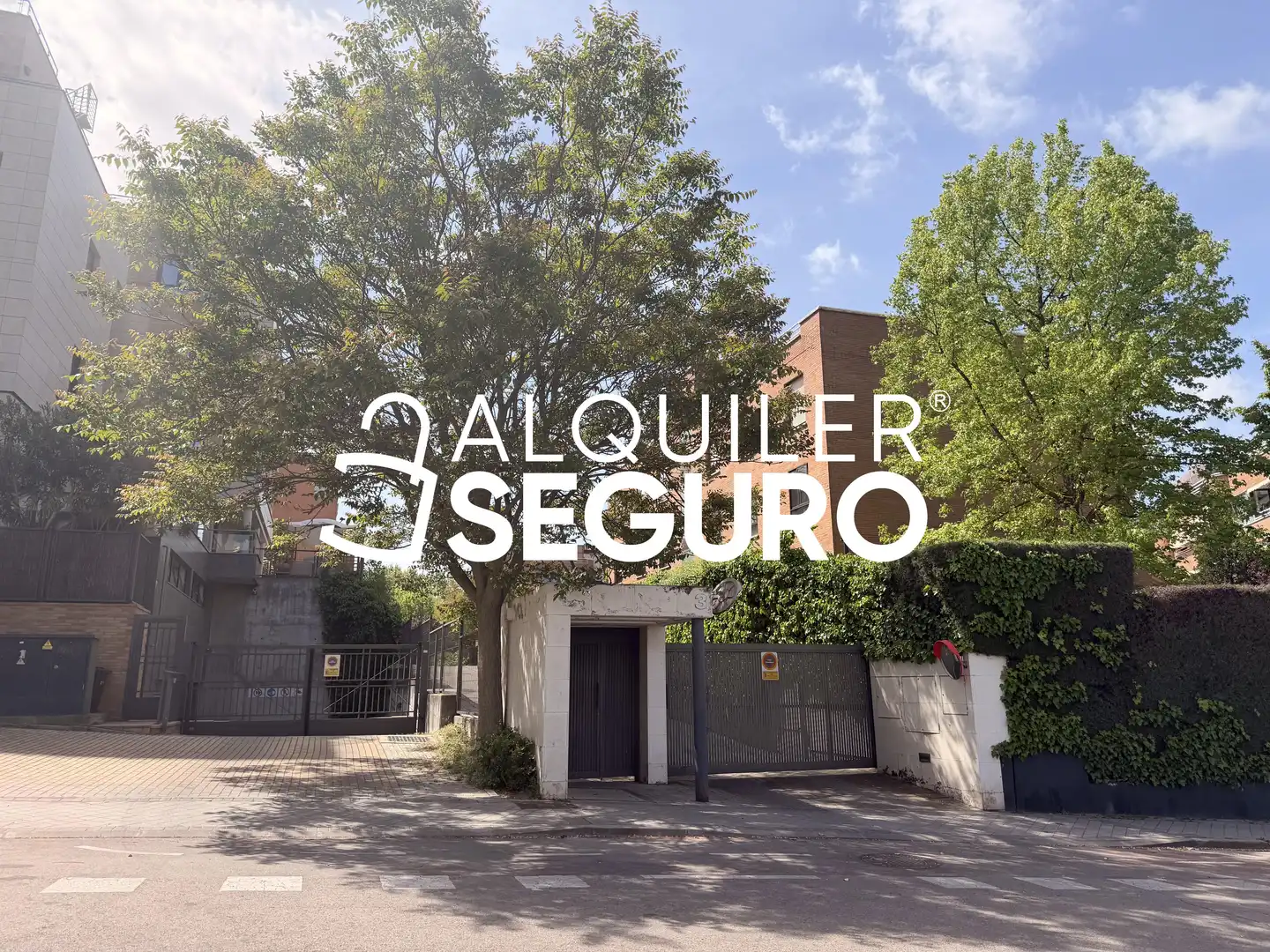 Vista exterior de Àtic de lloguer en Pozuelo de Alarcón amb Calefacció, Terrassa i Piscina