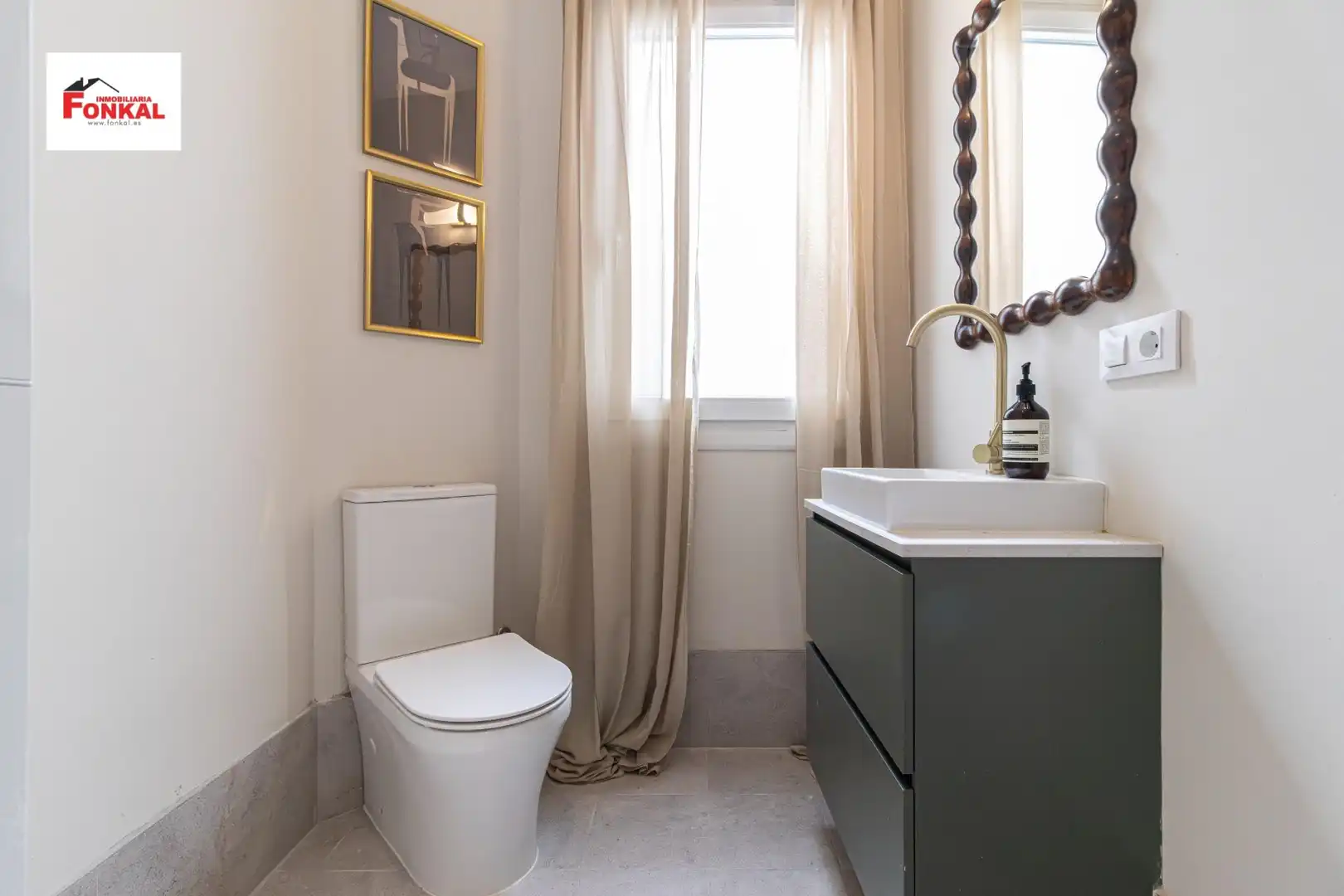 Bathroom of Flat for sale in Jerez de la Frontera  with Parquet flooring, Storage room and Furnished