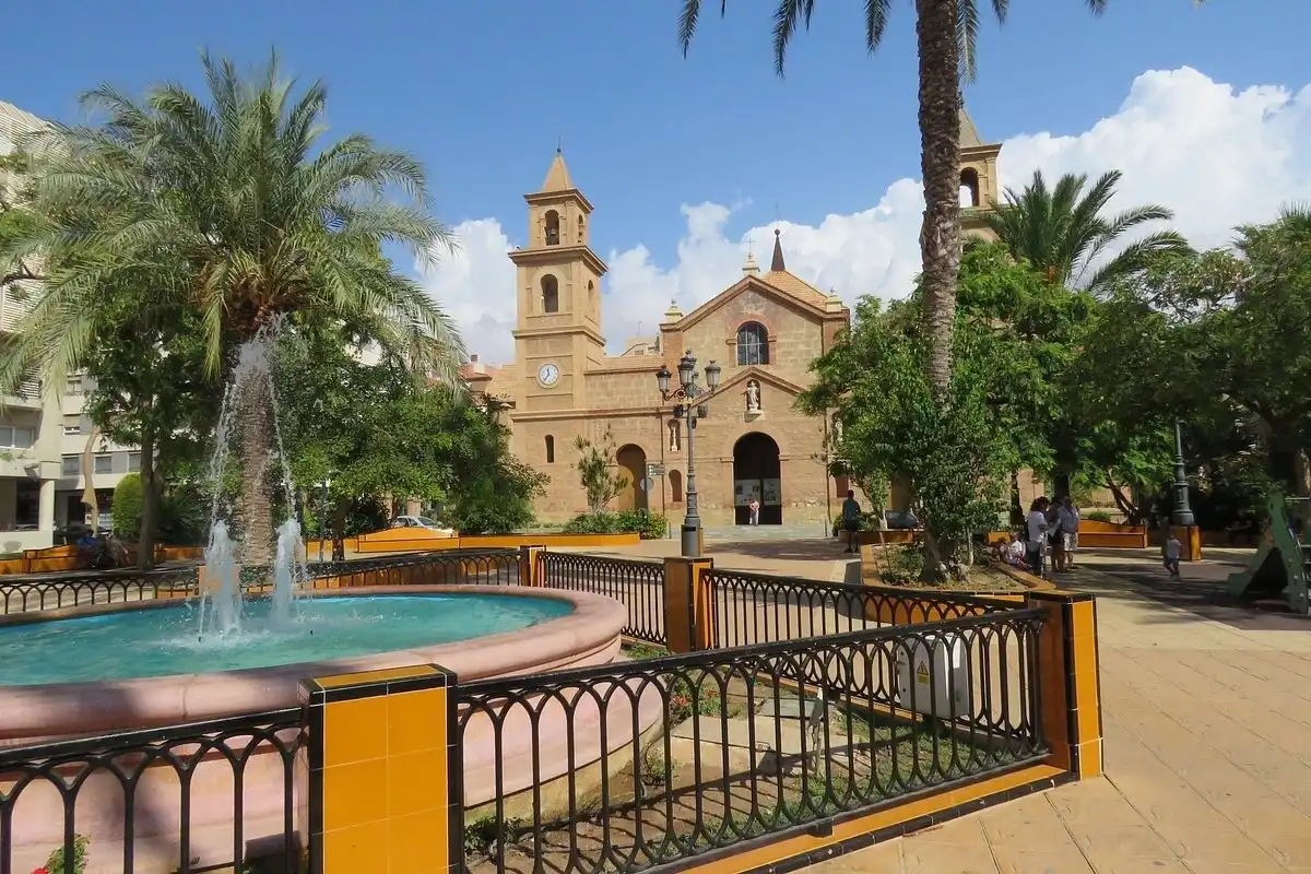 Casa aparellada amb piscina en venda a Los Balcones - Los Altos, imagen 19