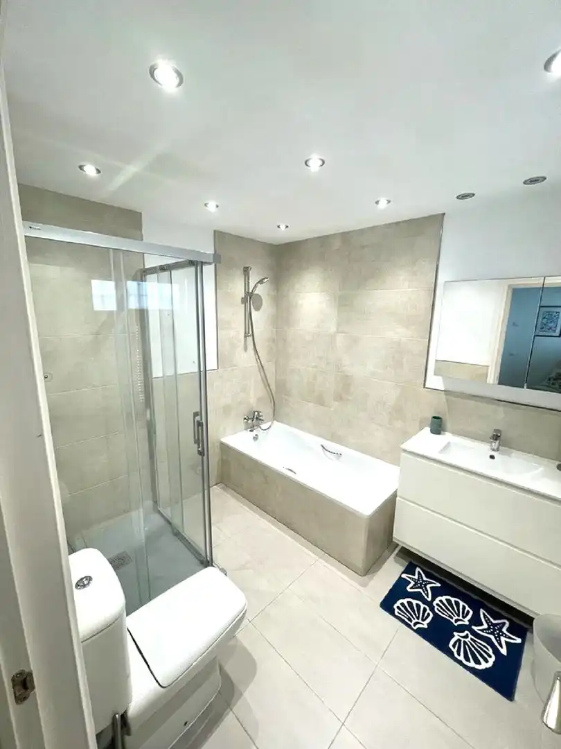 Baño de Apartamento en venta en Marbella con Aire acondicionado, Terraza y Trastero