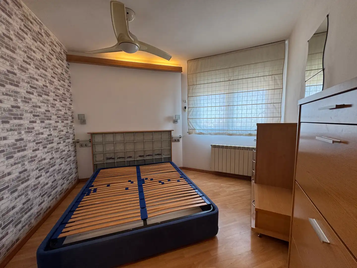Habitación de Ático en venta en Terrassa con Aire acondicionado, Calefacción y Parquet