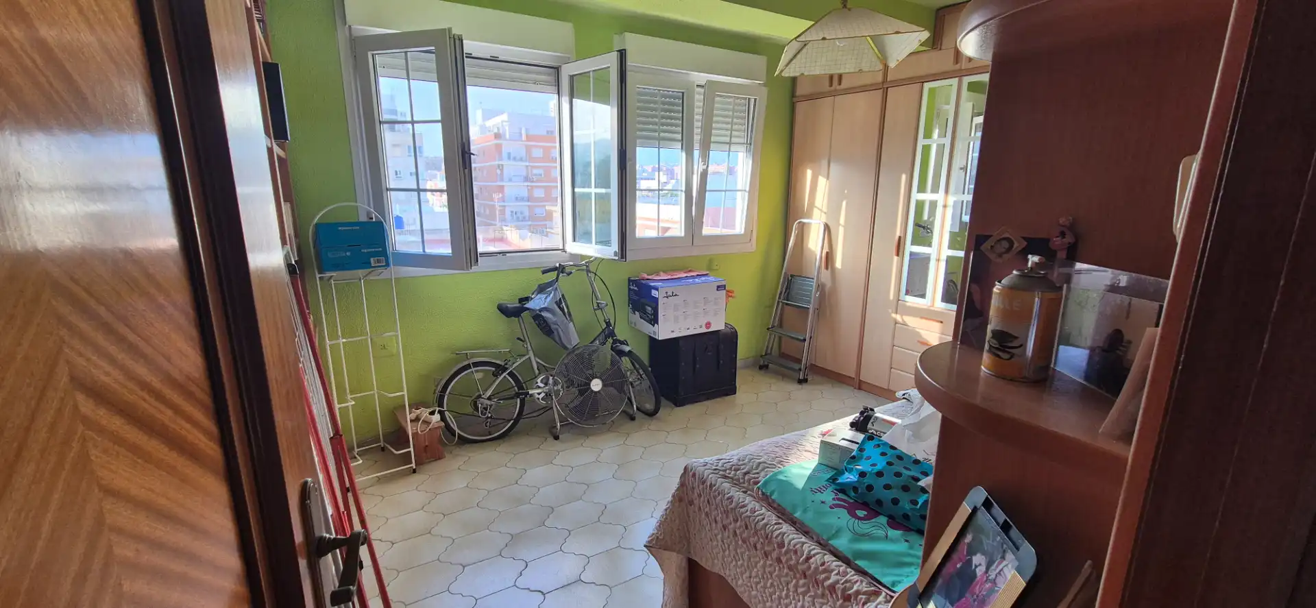 Piso en venta en Calle Hermanos Pinzón, Oliveros - Altamira