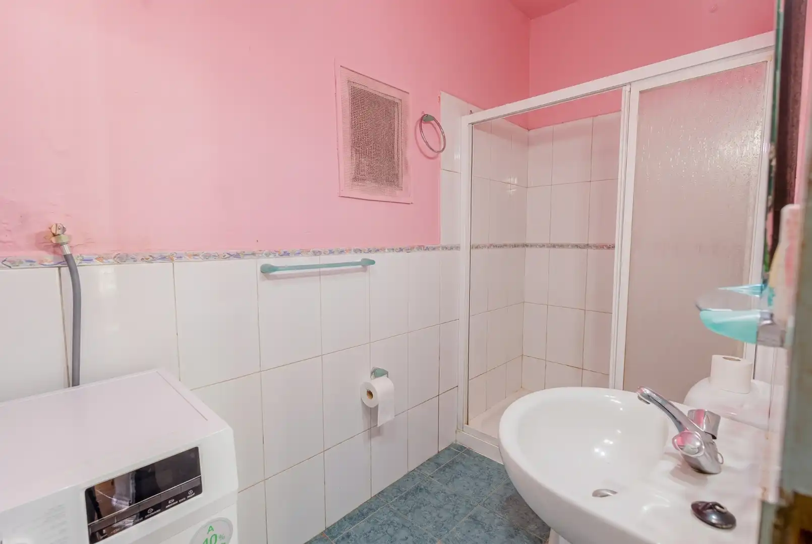 Baño de Casa adosada en venta en Vallehermoso con Terraza, Amueblado y Horno