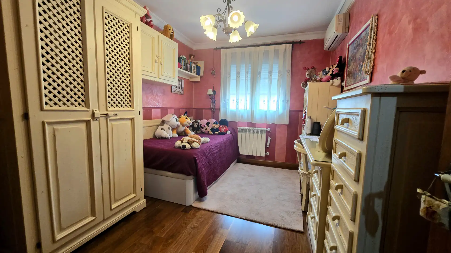 Habitación de Casa adosada en venta en Alcalá de Henares con Aire acondicionado, Calefacción y Jardín privado