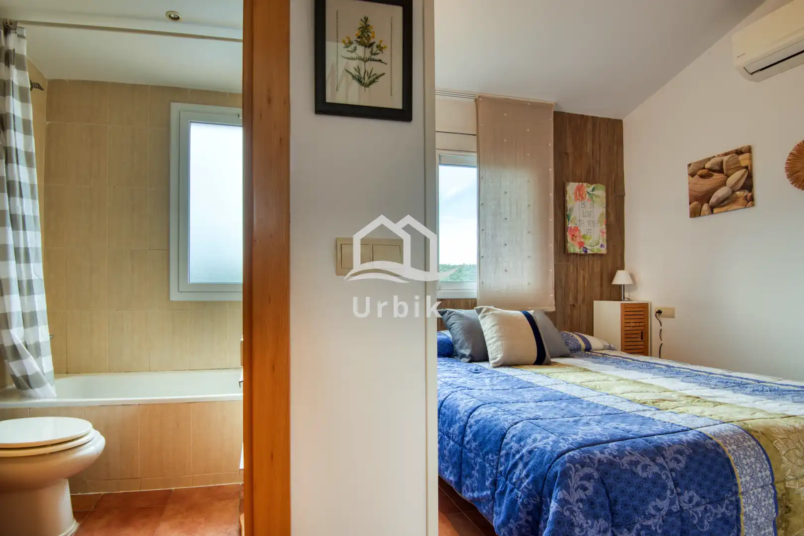 Habitación de Casa adosada en venta en Castell d'Aro, Platja d'Aro i s'Agaró con Aire acondicionado, Calefacción y Jardín privado