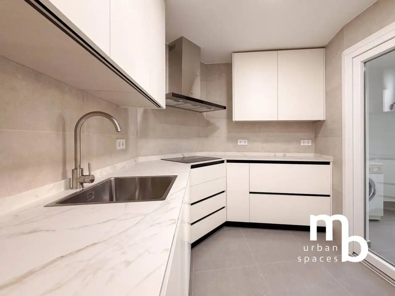 Kitchen of Flat for rent in Fuencarral - El Pardo