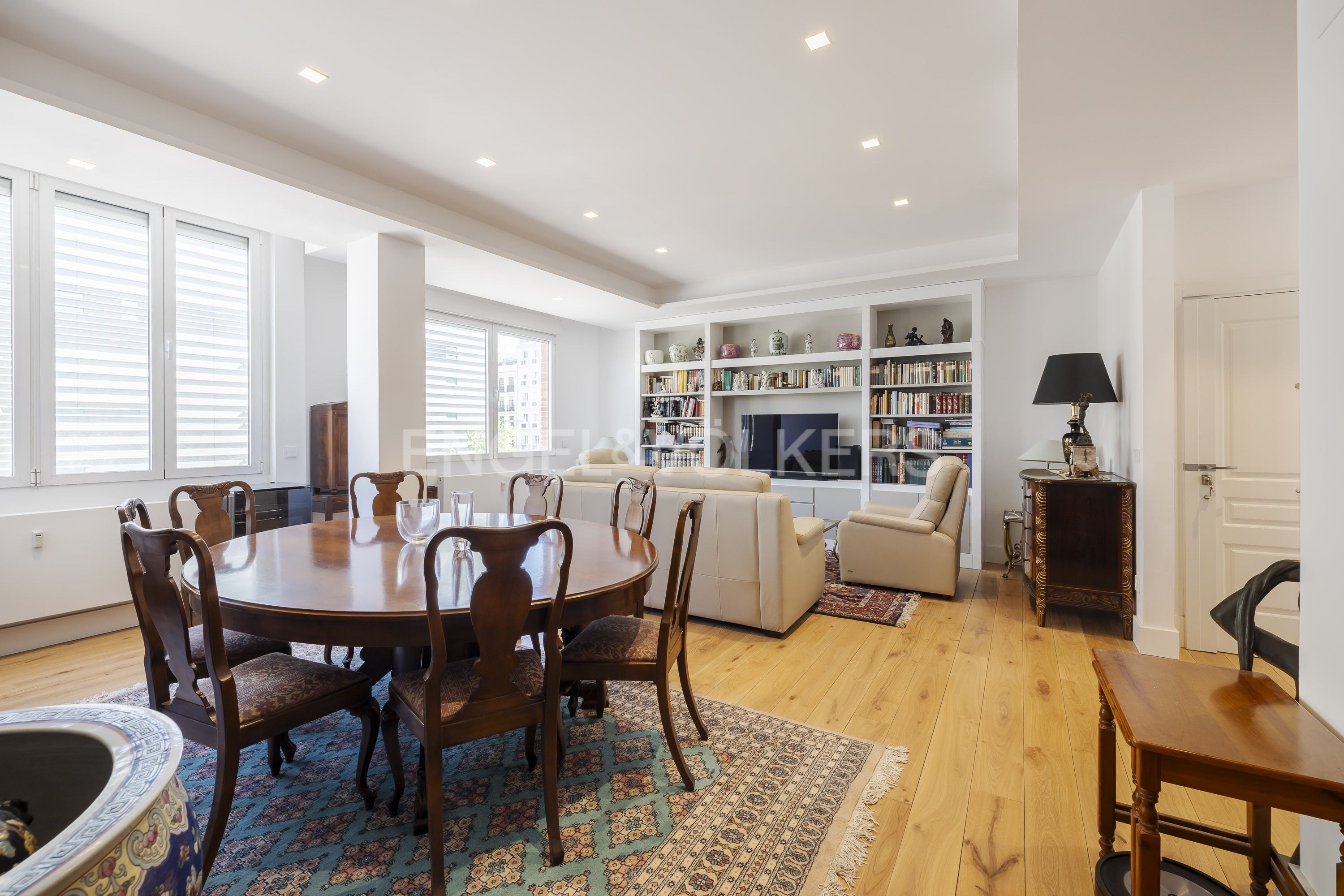 Sala d'estar de Apartament en venda en  Madrid Capital amb Aire condicionat i Calefacció