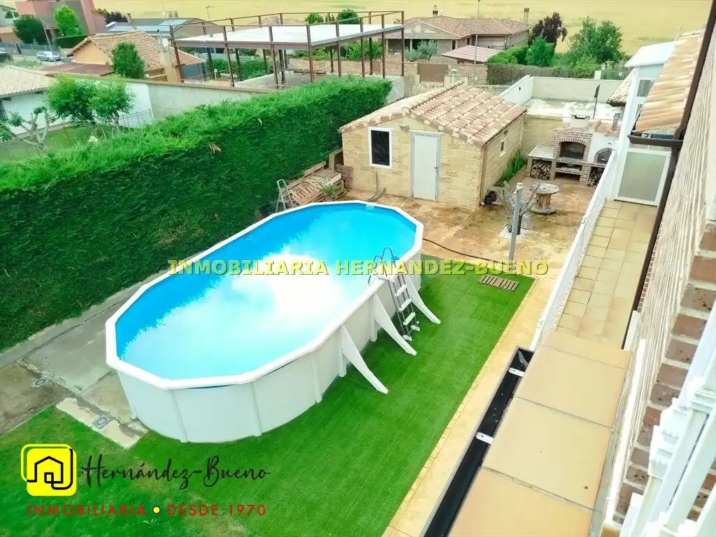 Piscina de Casa o chalet en venta en Calvarrasa de Abajo con Calefacción, Jardín privado y Terraza