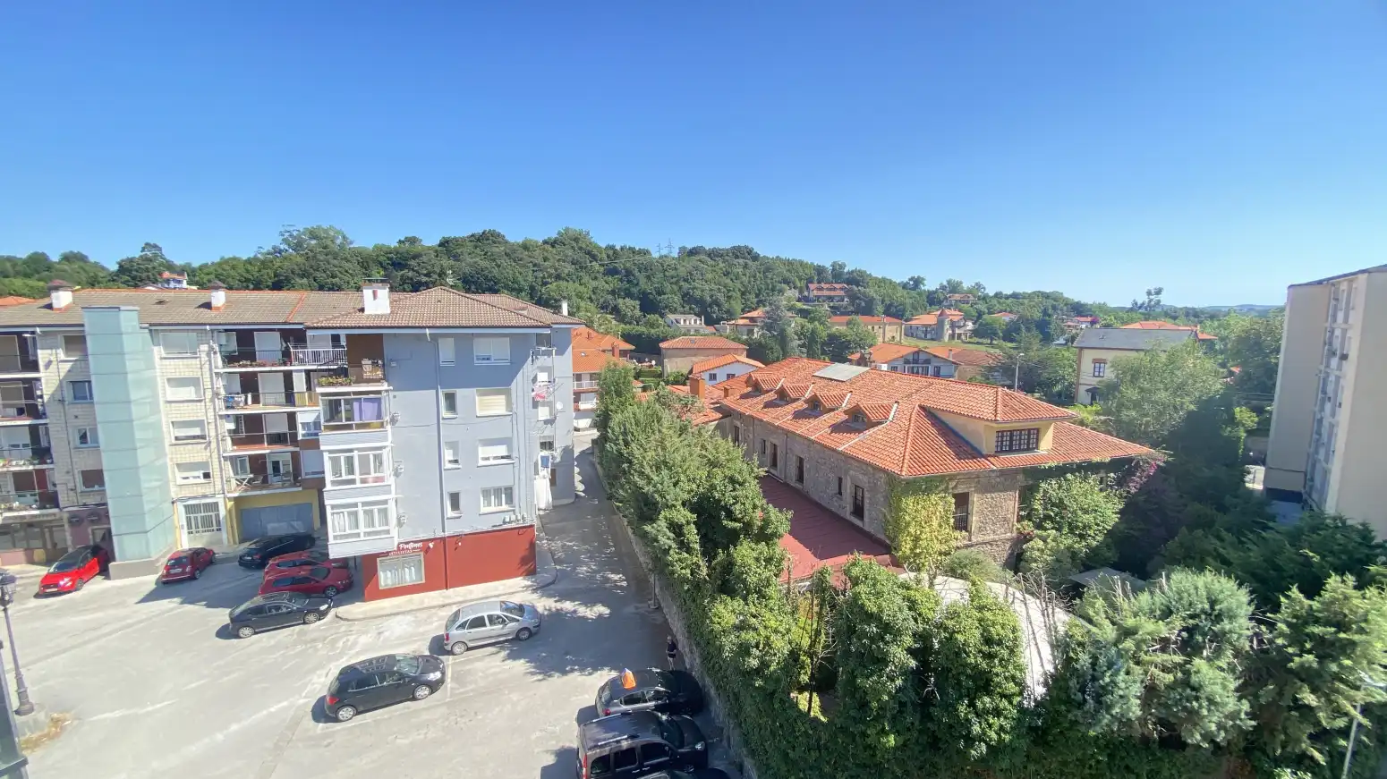 Außenansicht von Wohnung zum Verkauf in Medio Cudeyo mit Heizung, Parkett und Möbliert