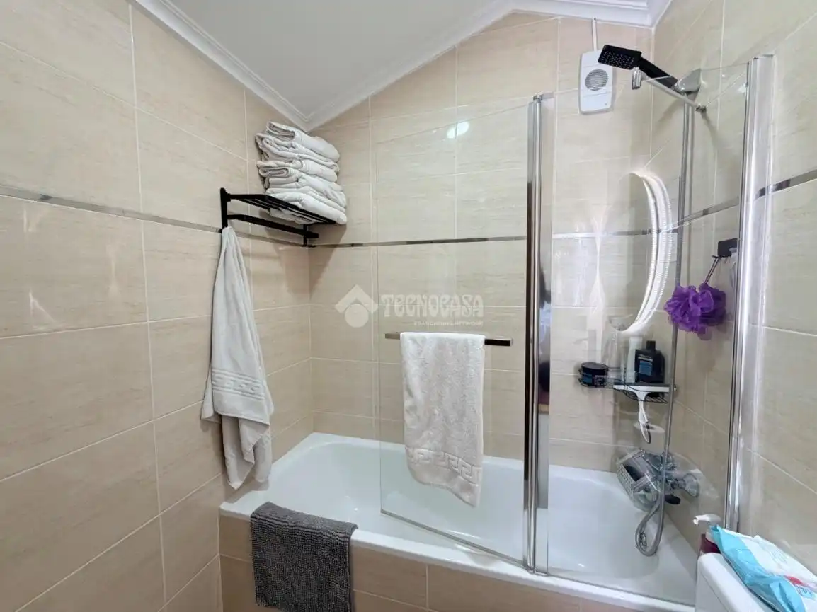 Baño de Casa adosada en venta en Guriezo con Calefacción, Jardín privado y Balcón