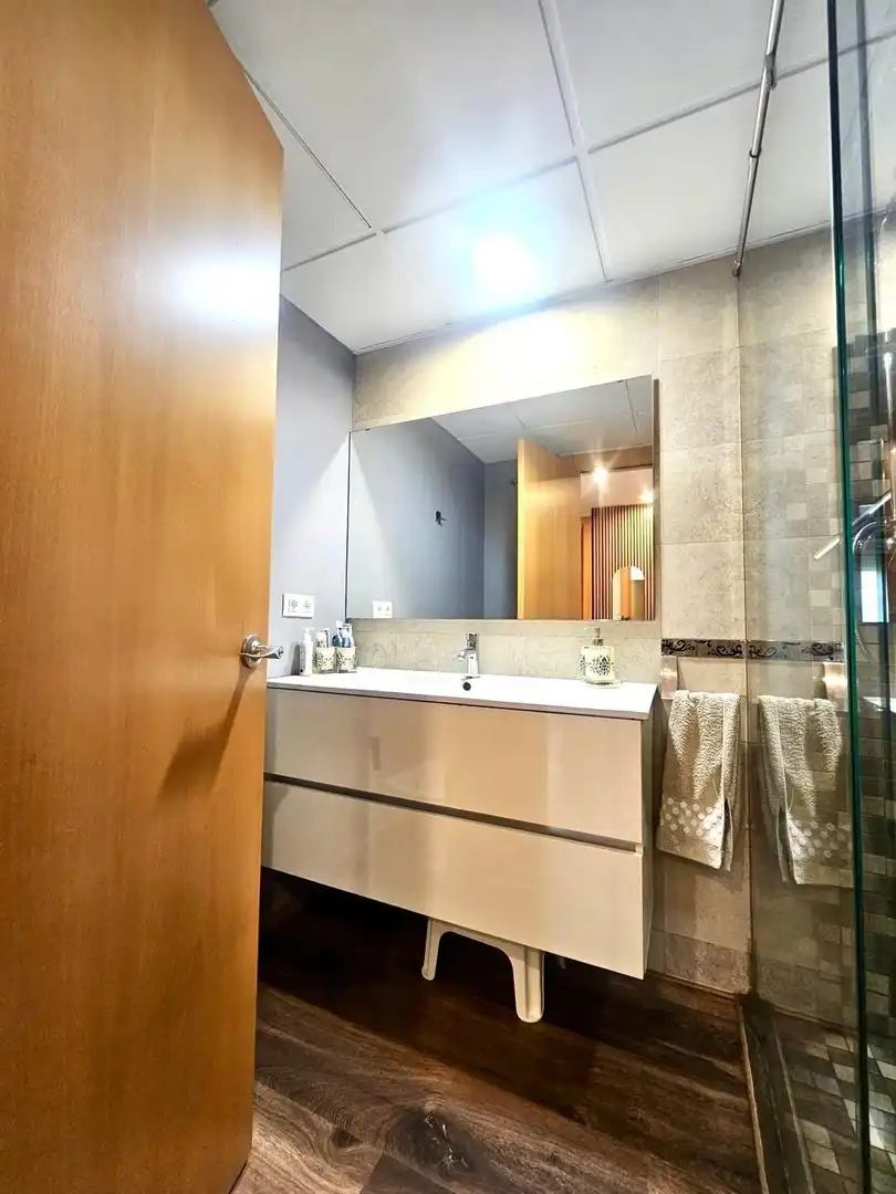 Badezimmer von Wohnung zum Verkauf in La Ràpita mit Klimaanlage, Heizung und Privatgarten