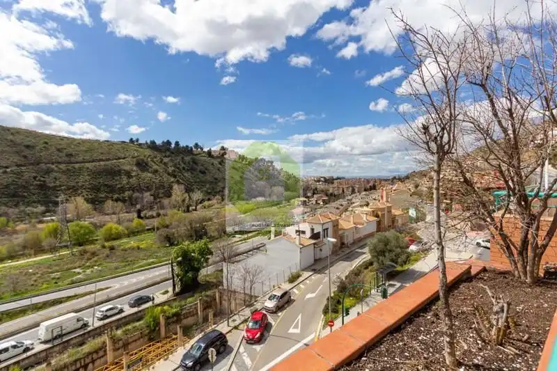 Vista exterior de Àtic en venda en Granada