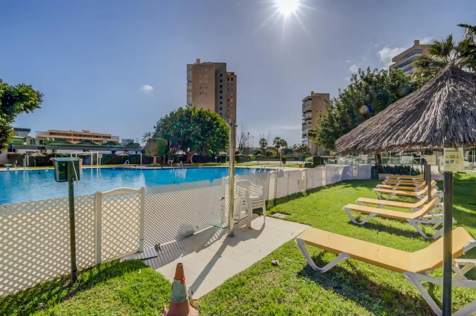 Piscina de Piso en venta en Torremolinos con Aire acondicionado, Jardín privado y Terraza
