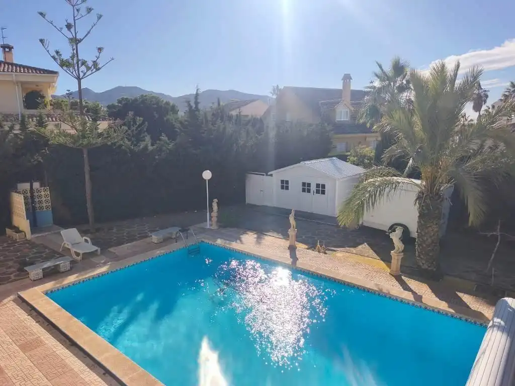Schwimmbecken von Haus oder Chalet zum Verkauf in Cartagena mit Klimaanlage, Heizung und Privatgarten