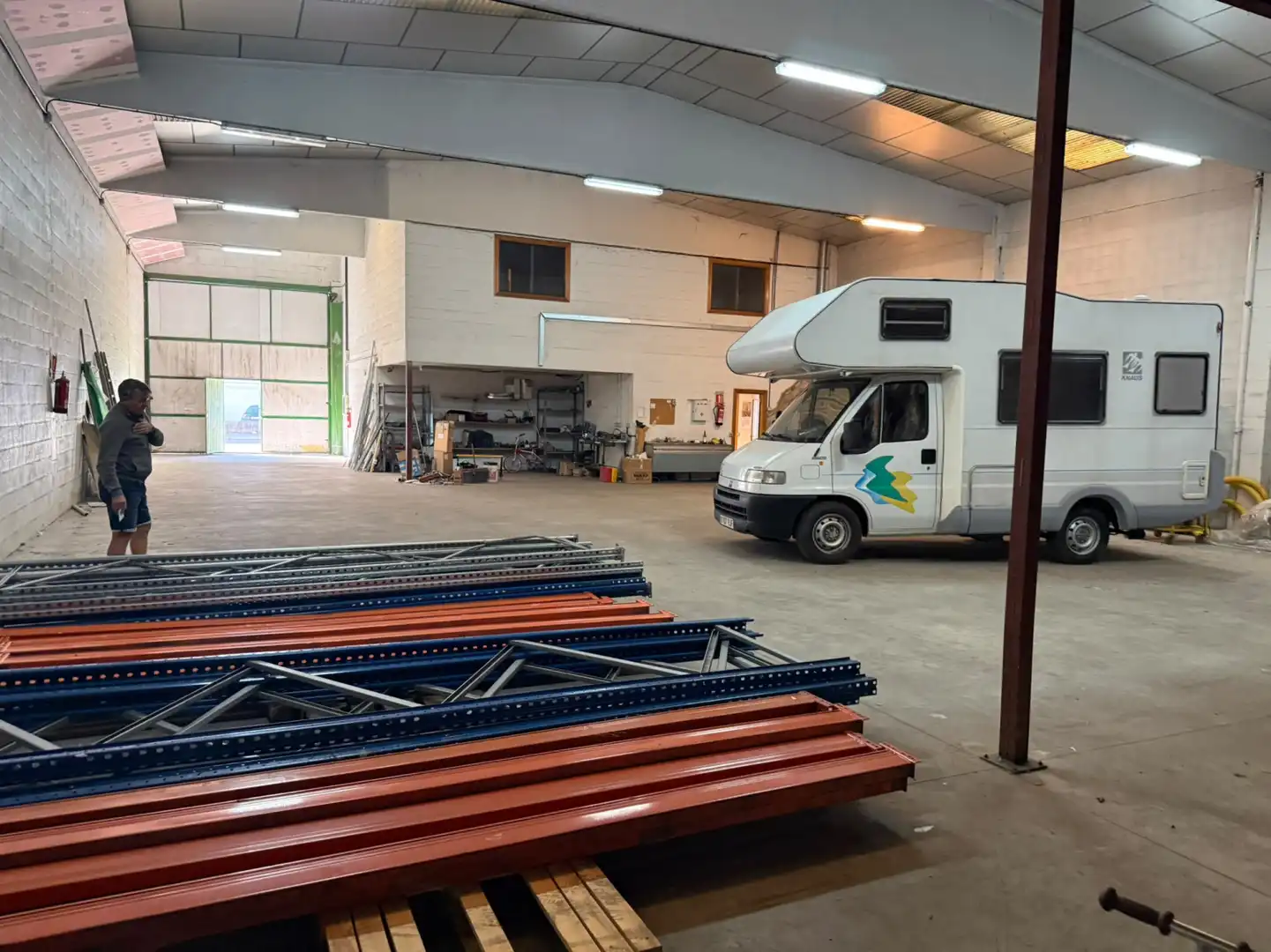Fabrikhallen zur Miete in  Logroño