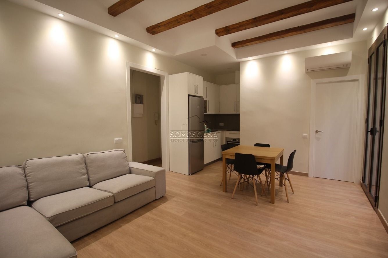 Living room of Flat to rent in  Barcelona Capital  with Air Conditioner, Heating and Parquet flooring