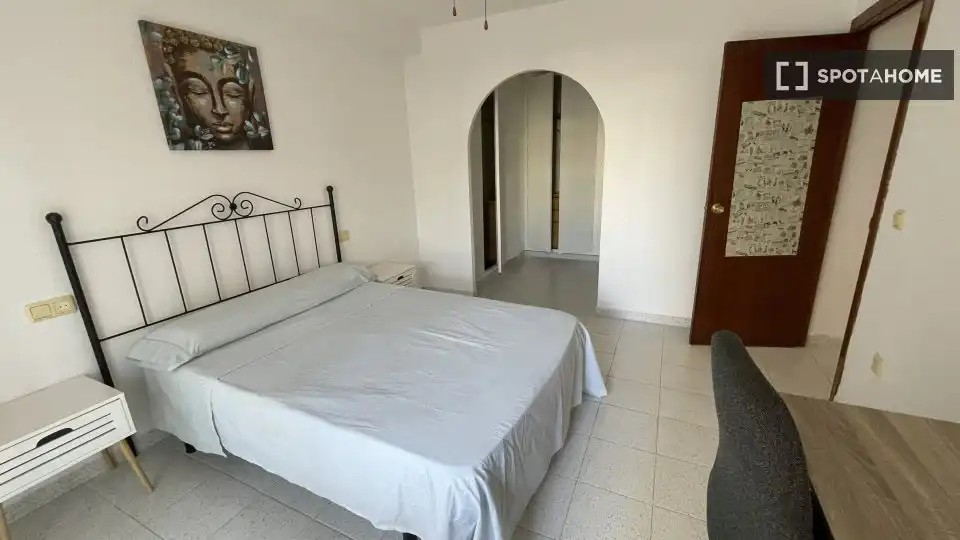 Bedroom of Flat for share in Ciudad Jardín - Tagarete - El Zapillo