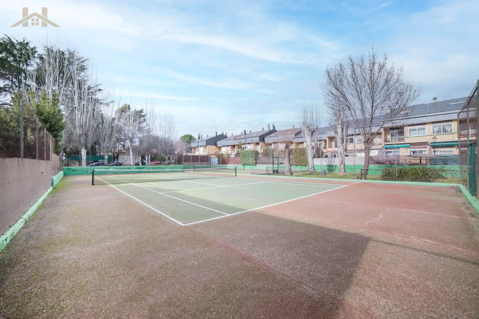 Vista exterior de Casa adosada en venda en Alpedrete amb Terrassa, Traster i Piscina comunitària