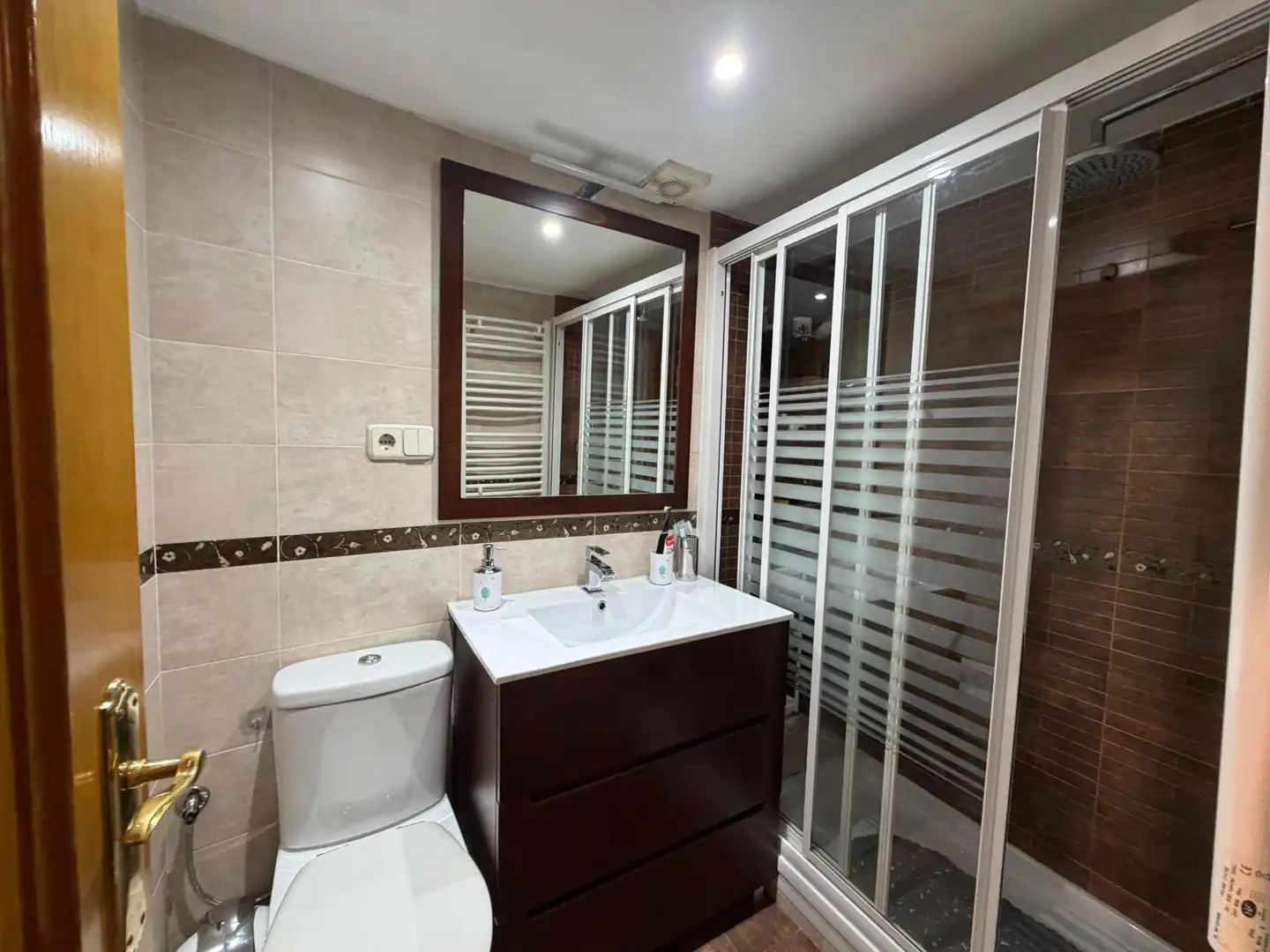 Bathroom of Flat for sale in Madrid  with Air Conditioner, Heating and Terrace