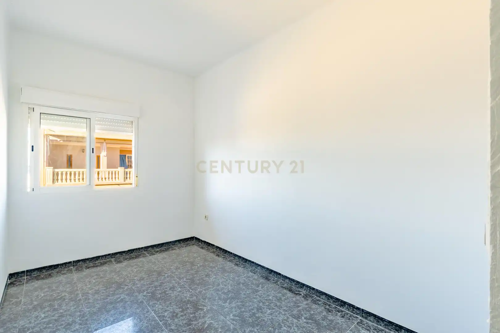 Habitación de Piso en venta en Sollana con Balcón