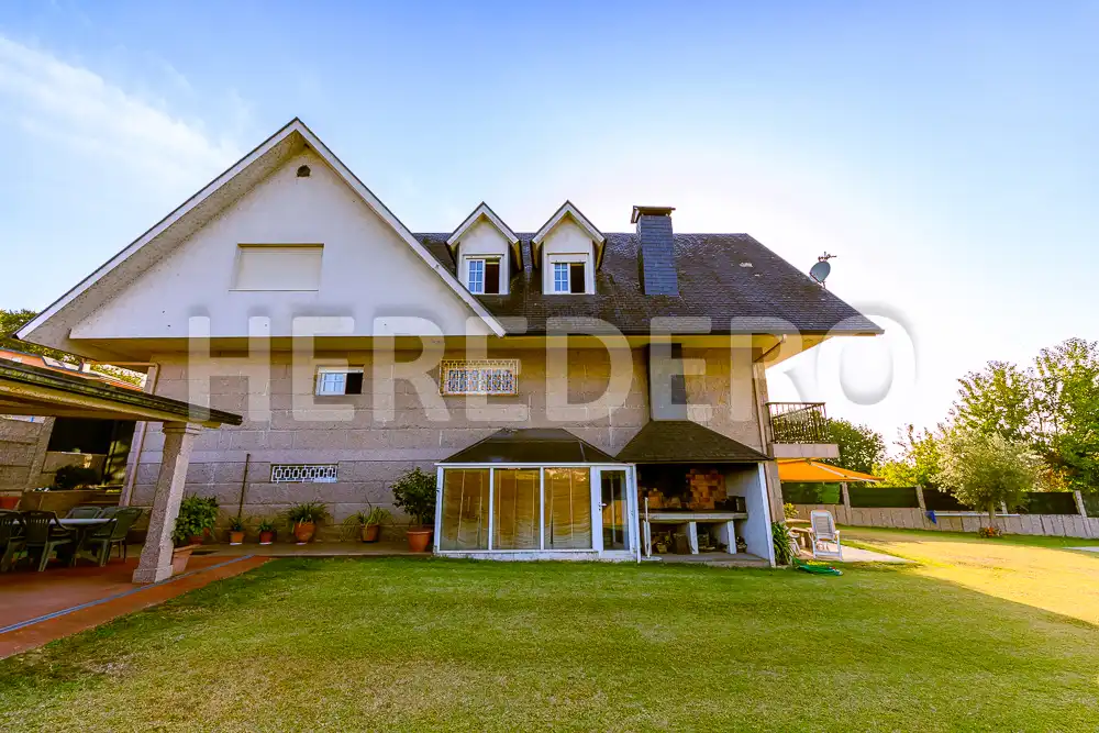 Jardín de Casa o chalet en venta en Vigo  con Calefacción, Jardín privado y Terraza