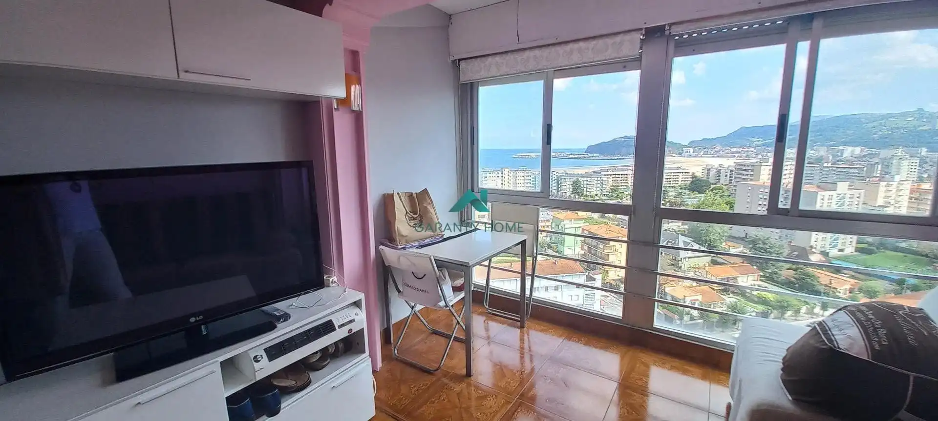 Bedroom of Study for rent in Laredo  with Private garden and Furnished
