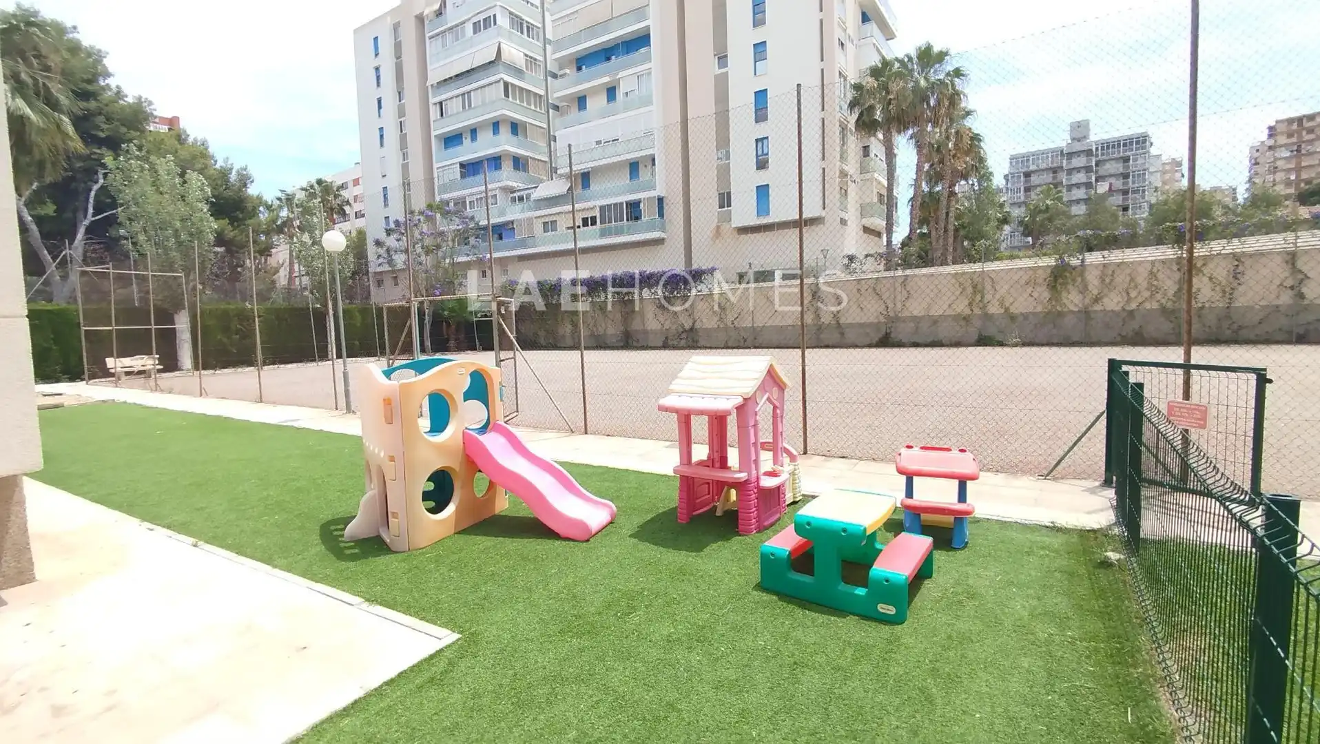 Aparcament de Pis de lloguer en Alicante / Alacant amb Aire condicionat, Moblat i Piscina comunitària