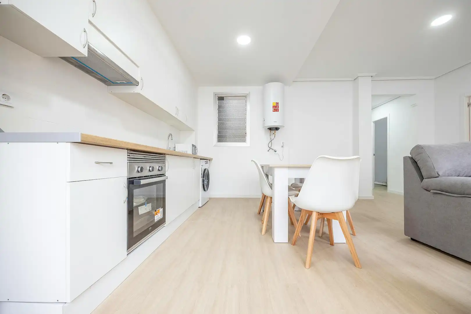 Flat for share in Valencia  with Air Conditioner, Heating and Furnished