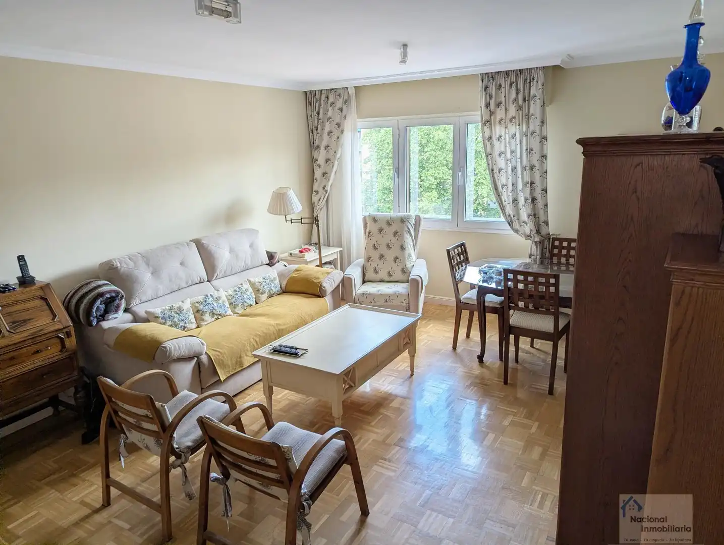 Sala de estar de Dúplex en venta en Segovia con Calefacción, Parquet y Trastero