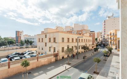 Vista exterior de Pis en venda en  Almería Capital