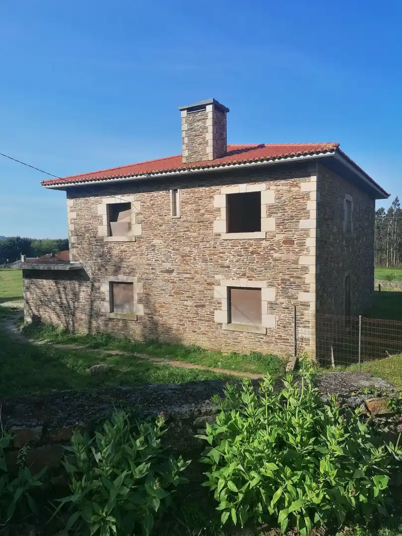 Casa rústica amb jardí en venda a Valdoviño, imagen 5