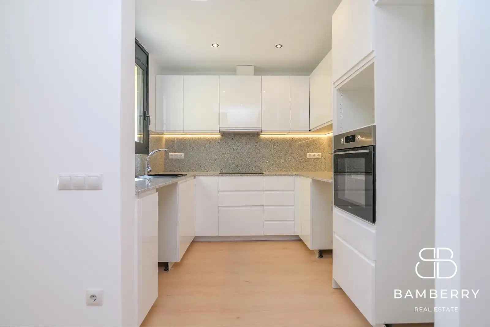 Cuina de Àtic en venda en Sant Boi de Llobregat amb Parquet