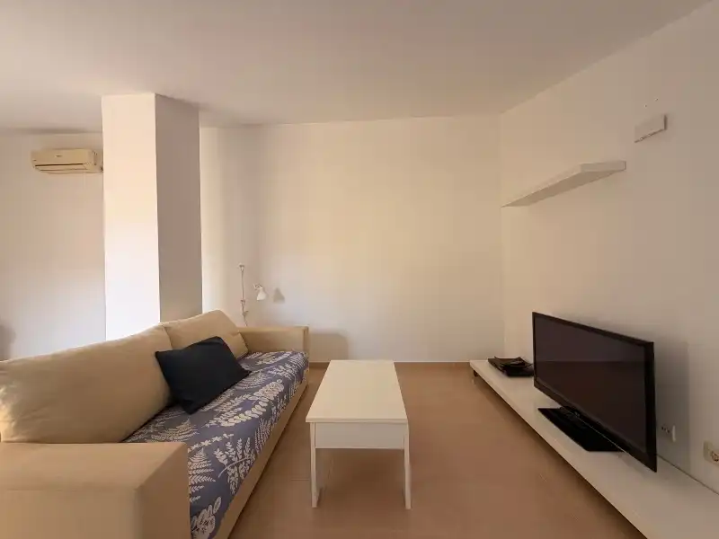 Sala de estar de Piso en venta en La Bisbal d'Empordà con Aire acondicionado, Calefacción y Parquet