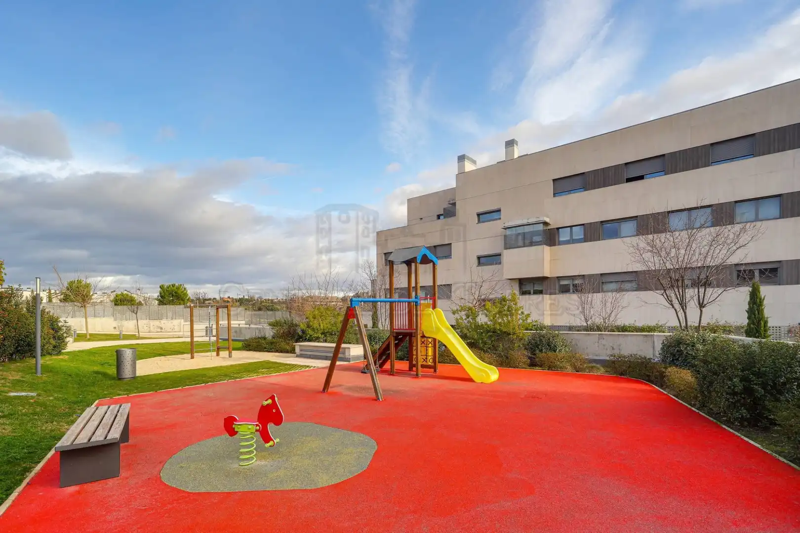 Ground floor for rent in Avenida Víctimas del Terrorismo, Valenoso