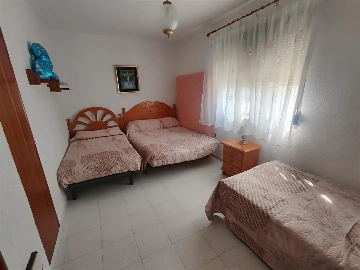 Dormitori de Casa o xalet en venda en Linares amb Aire condicionat i Piscina